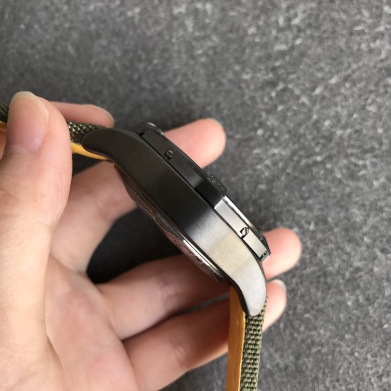 Breitling-Avenger Bandit SS/NY Olive/Num OXF A7750