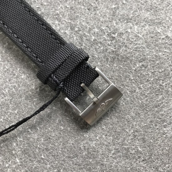 Breitling-Avenger BlackBird 44mm Boutique DLC/TI/NY OXF A2824