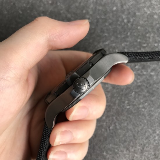 Breitling-Avenger 43mm DLC/NY Yellow/Stk OXF A2824