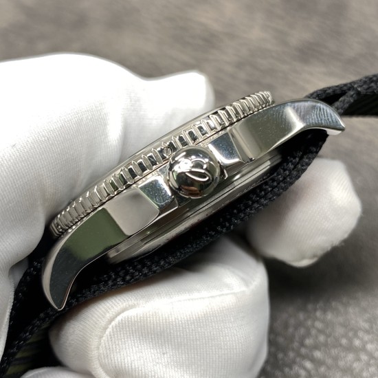 Breitling-Superocean 44mm SS/NY Green TF Asia 2824