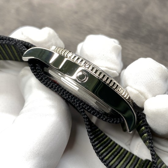 Breitling-Superocean 44mm SS/NY Green TF Asia 2824