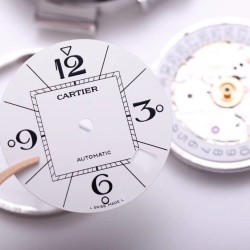 Cartier-Pasha Ladies 35mm V9F-Details Of Accessories Display