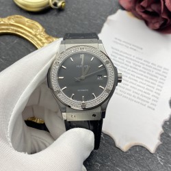 Hublot-Classic Fusion Diams Titanium 42mm black HF HUB1110