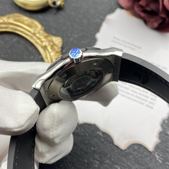 Hublot-Classic Fusion Diams Titanium 42mm black HF HUB1110