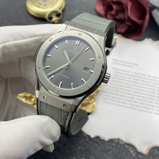 Hublot-Classic Fusion Titanium 42mm Grey HF HUB1110