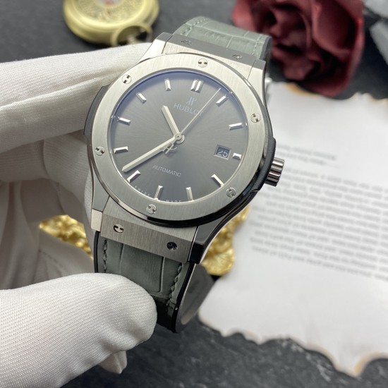 Hublot-Classic Fusion Titanium 42mm Grey HF HUB1110