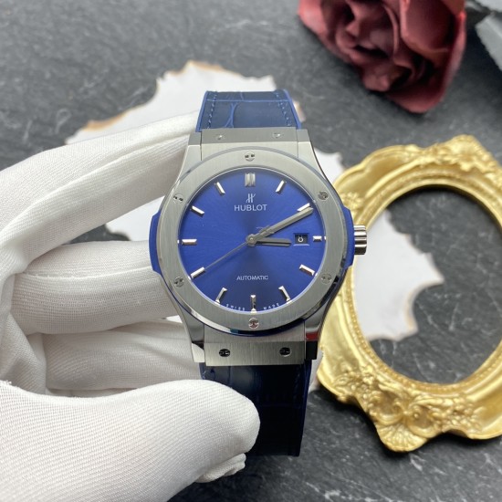Hublot-Classic Fusion Titanium 42mm Blue HF HUB1110