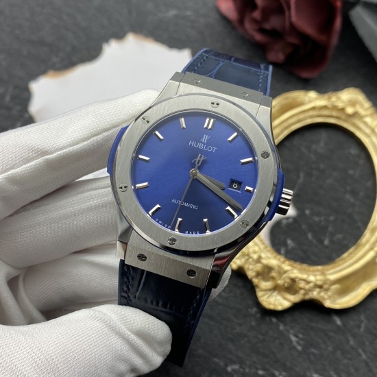 Hublot-Classic Fusion Titanium 42mm Blue HF HUB1110