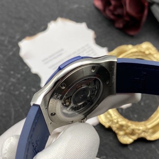 Hublot-Classic Fusion Titanium 42mm Blue HF HUB1110