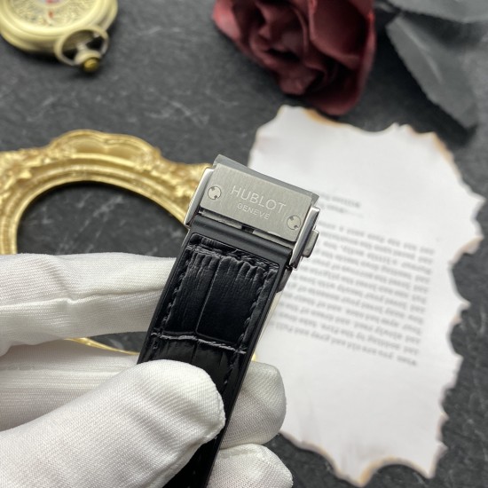 Hublot-Classic Fusion Titanium 42mm White HF HUB1110