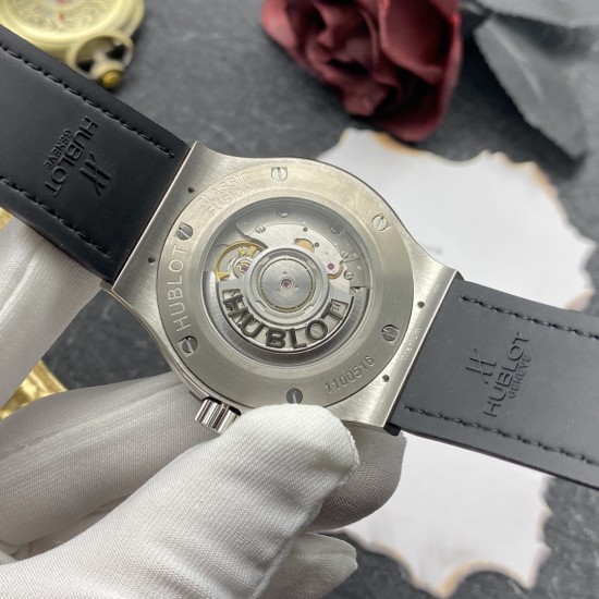 Hublot-Classic Fusion Titanium 42mm White HF HUB1110