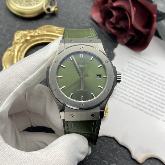 Hublot-Classic Fusion Titanium 42mm Green HF HUB1110