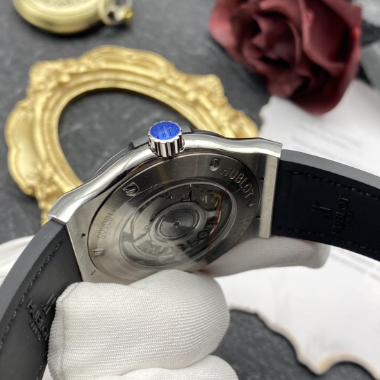 Hublot-Classic Fusion Titanium 42mm Green HF HUB1110