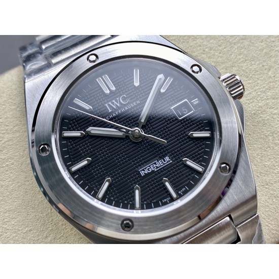 IWC-Ingeniuer Automatic 40mm SS/SS Patterned Grey Dial GHF A2892