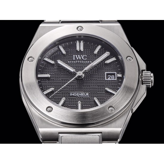 IWC-Ingeniuer Automatic 40mm SS/SS Patterned Black Dial GHF A9015