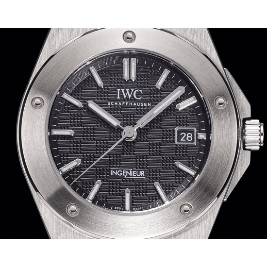 IWC-Ingeniuer Automatic 40mm SS/SS Patterned Black Dial GHF A9015