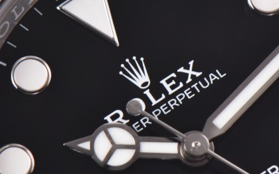 Do replicas have functional chronographs?