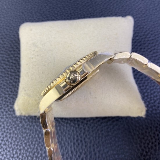 Rolex-Submariner 126618LN 41mm YG/YG Black/Dot Clean VR3235