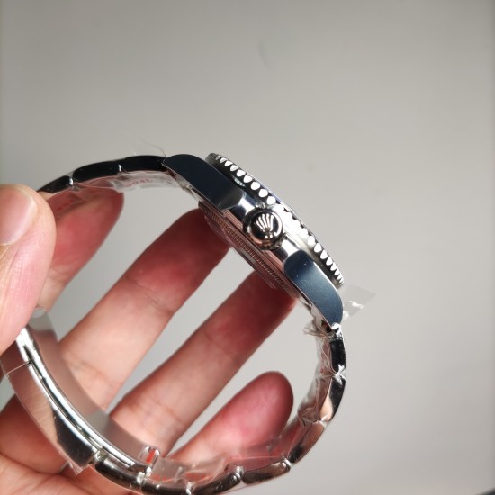 Rolex-GMT Master II 116710 BLNR Oys 40mm SS/SS Black/Blue CLEAN VR3186