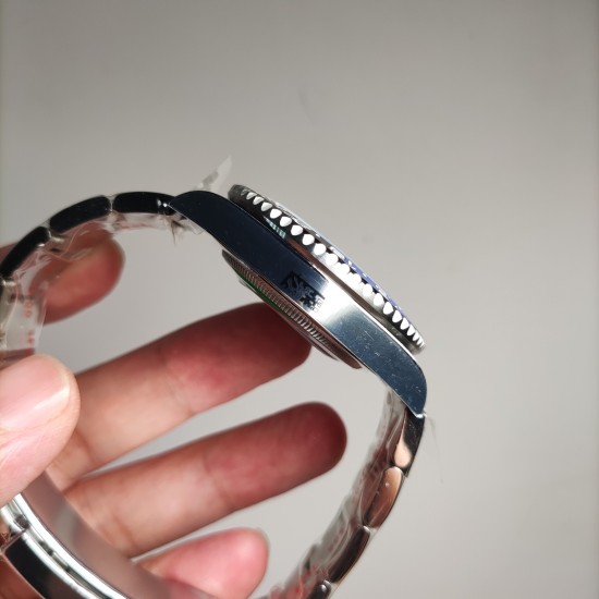 Rolex-GMT Master II 116710 BLNR Oys 40mm SS/SS Black/Blue CLEAN VR3186