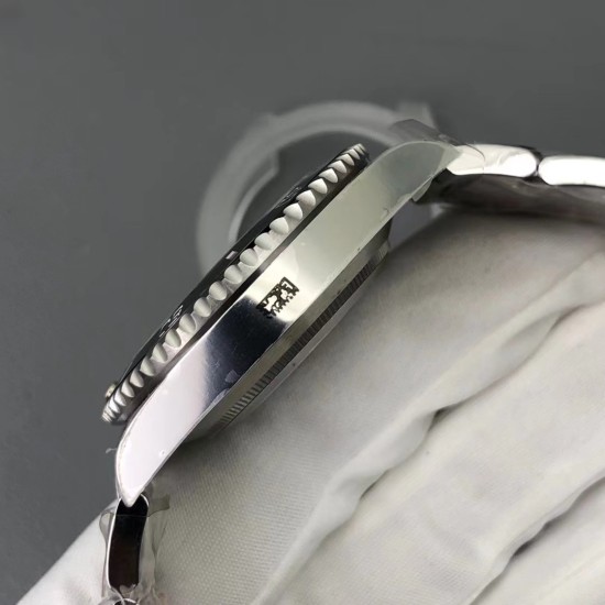 Rolex-Submariner 126610LN 41mm SS/SS Black Bezel Clean VR3235