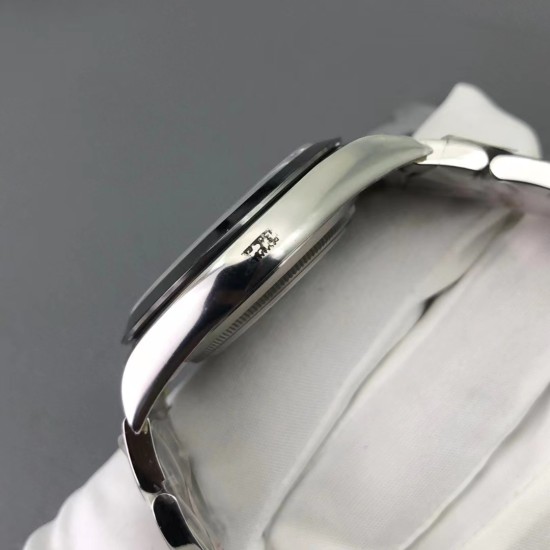 Rolex-Explorer I 214270 39mm SS/SS Black Dial Clean VS3130