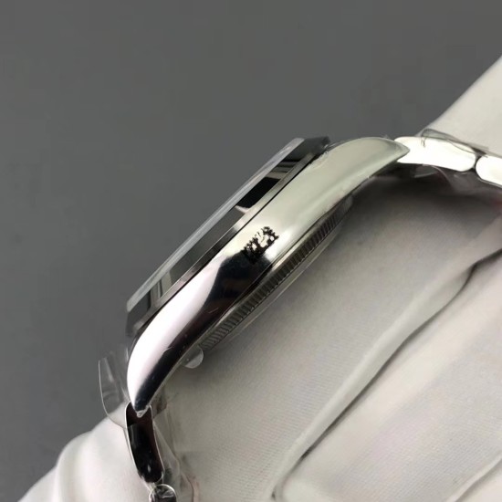 Rolex-Explorer I 124270 36mm SS/SS Black Dial Clean VR3230