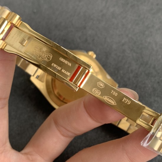 Rolex-DayDate 40mm YG/YG Gold/Stk V2 EWF A2836