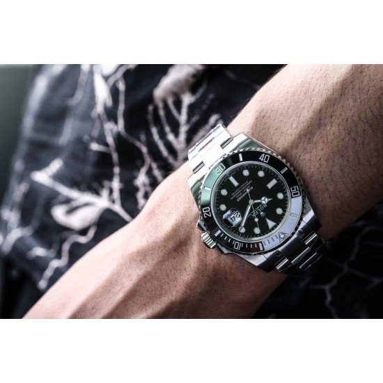 Rolex-Submariner 116610LV Hulk 40mm SS/SS Black Dial NAIL VS3135