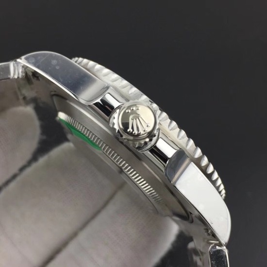 Rolex-Submariner 116610LV Hulk 40mm SS/SS Green Dial ARF VS3135