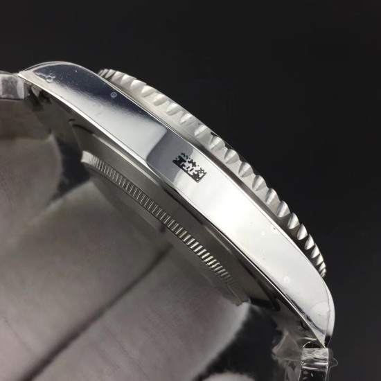 Rolex-Submariner 116610LV Hulk 40mm SS/SS Green Dial ARF VS3135