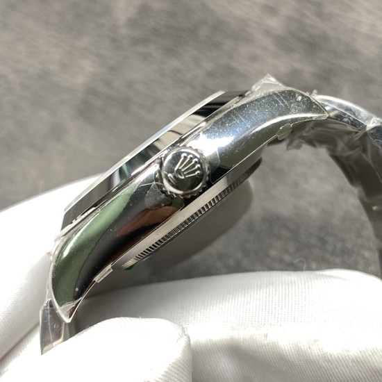 Rolex-Airking 126900 40mm SS/SS Black/Num Clean SH3230