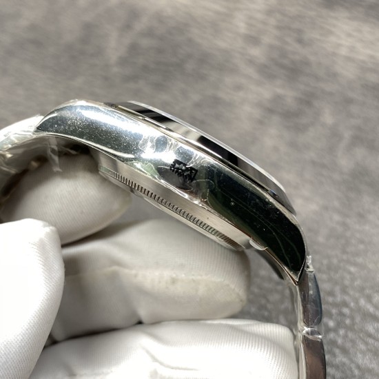 Rolex-Airking 126900 40mm SS/SS Black/Num Clean SH3230