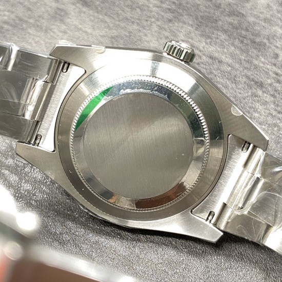 Rolex-Airking 126900 40mm SS/SS Black/Num Clean SH3230