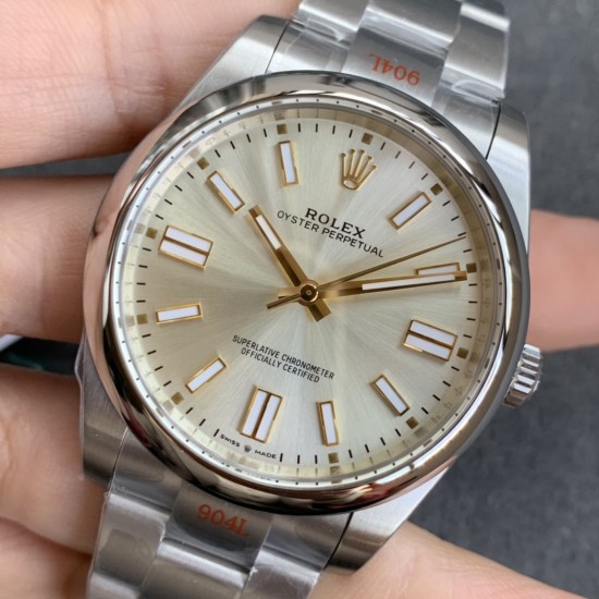 Rolex-Oyster Perpetual 124300 41mm SS/SS Silver/Stk Clean SH3230