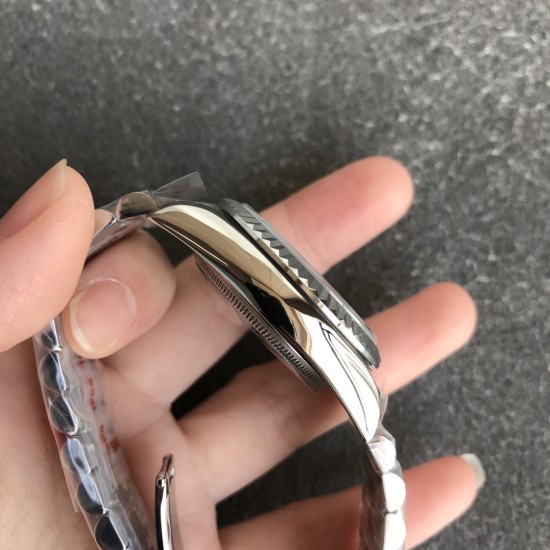 Rolex-DayDate 36mm SS/SS Flt Pres Turquoise Dial RAF A2836