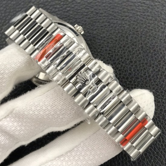 Rolex-DayDate 36mm Flt Pres SS/SS Silv Wht Diam EWF A3255