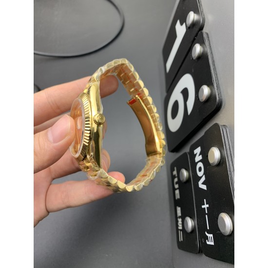 Rolex-DayDate 40mm YG/YG Gold/Dia Baguette EWF A2836