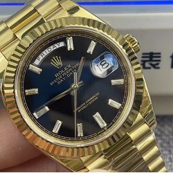 Rolex-DayDate 40mm YG/YG Black/Stk EWF A2836